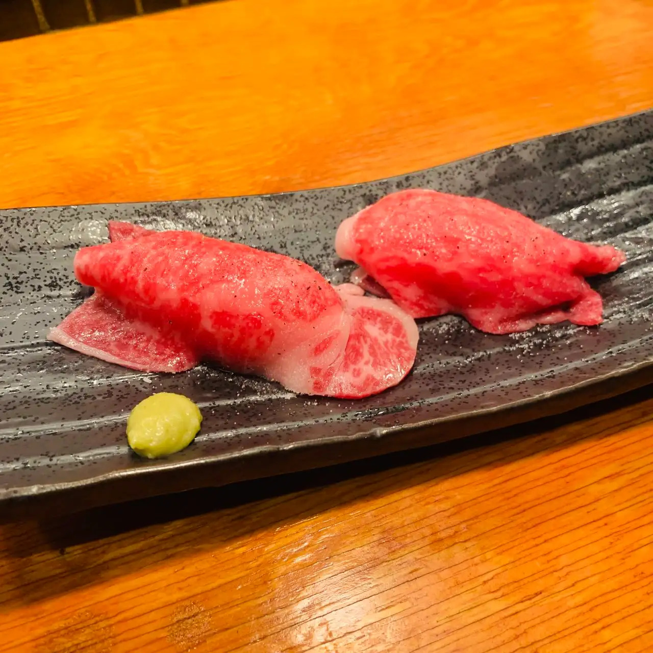 和牛炙り肉寿司（2貫）